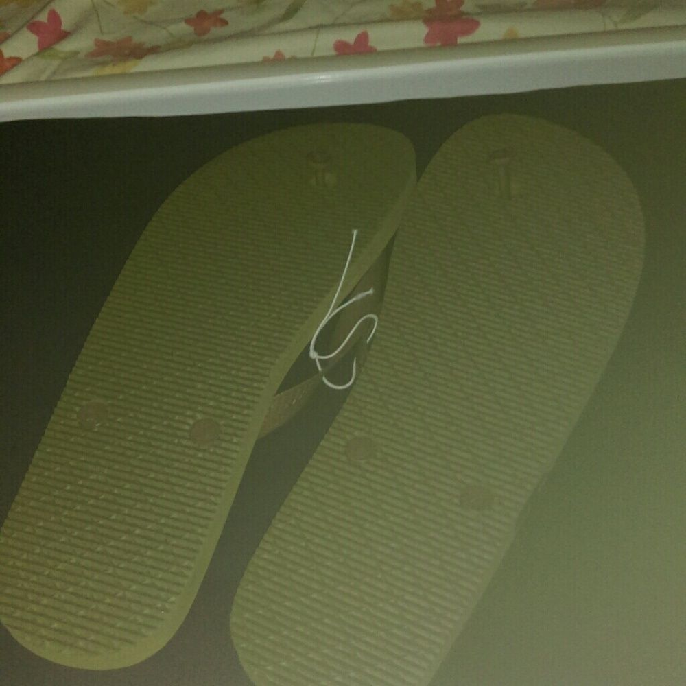 flip-flops - Picture 3 of 3